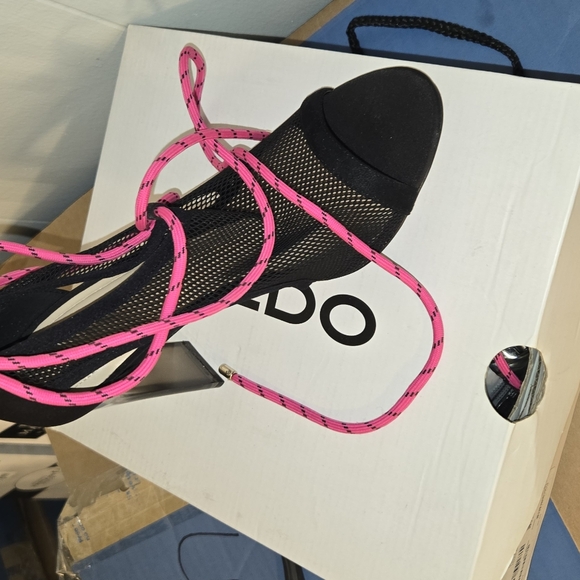 ALDO  Cardi FISH NET TIE UP BOOTIE - Picture 2 of 3